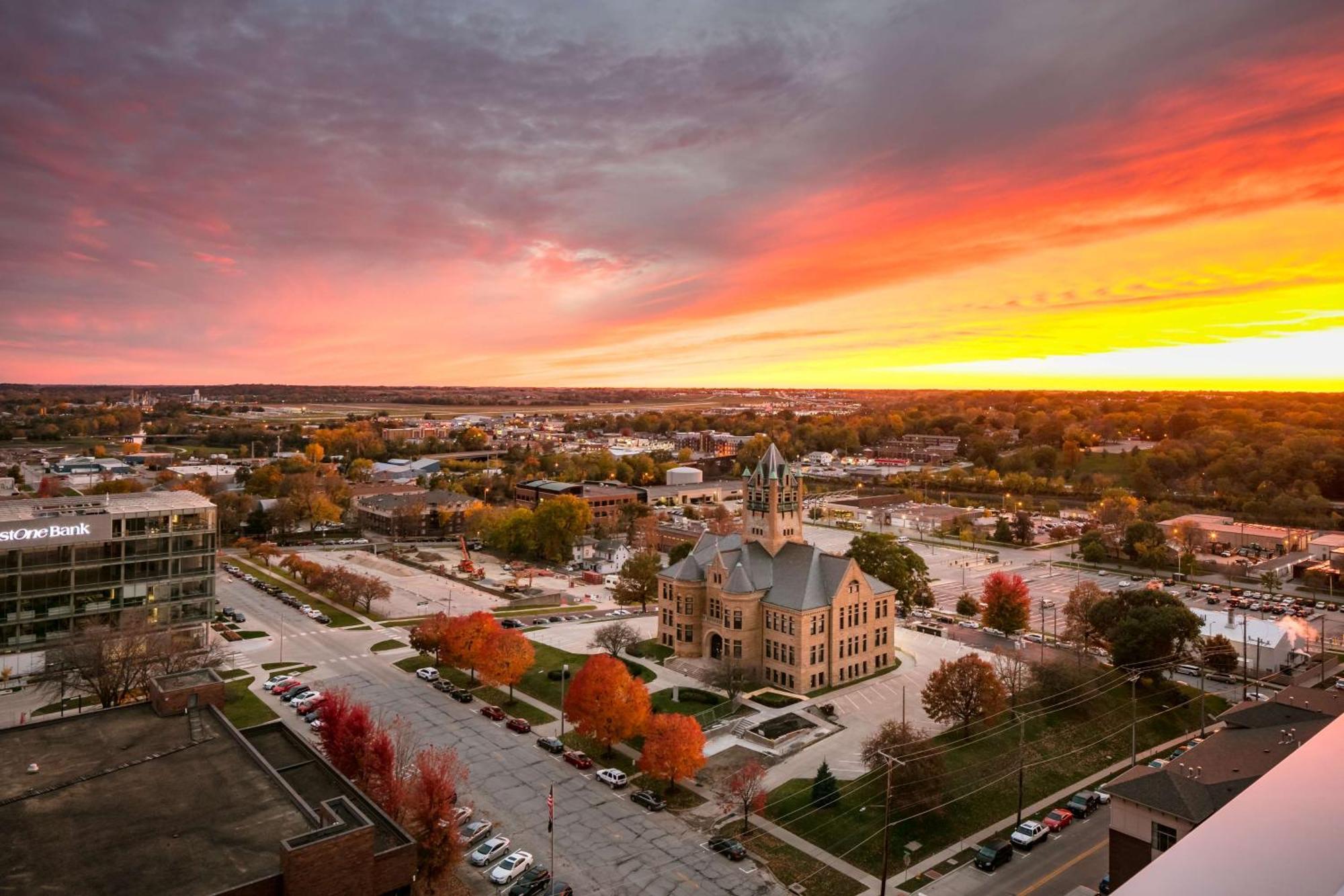 Hilton Garden Iowa Downtown Hotel